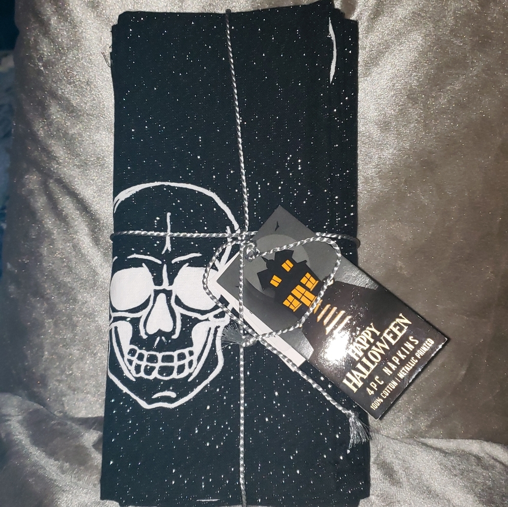 NWT Halloween Napkins 4 Piece Set Sparkle Skull Hallows Eve Designer Napkins